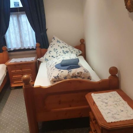 Gasthaus Zipp Asslar Bagian luar foto