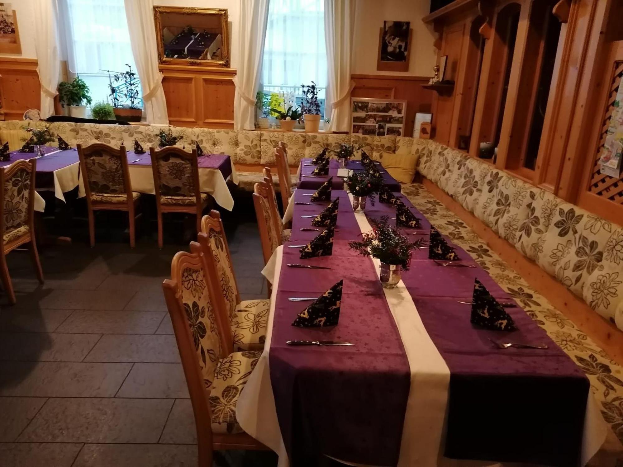 Gasthaus Zipp Asslar Bagian luar foto
